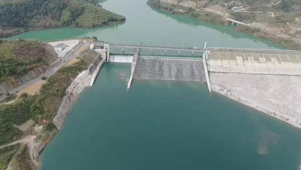 600-1 图1 2021年12月7日,督察组使用无人机拍摄,保护区实验区内的八吝大坝已建成,且未设置过鱼设施.jpg